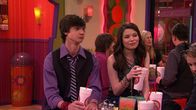 iCarly – Austin (Kevin Fonteyne), Carly Shay (Miranda Cosgrove)