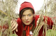 Tramitz and Friends – Es war einmal ein kleines süßes Mädchen, das jedermann lieb hatte: Rotkäppchen (Hannah Herzsprung) ...