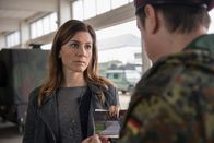 In Wahrheit – Judith (Christina Hecke) konfrontiert Frank Mertens (Hary Prinz) mit seinem Geheimnis. Hat er seine eigene Tochter umgebracht?