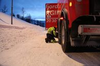 Ice Road Rescue - Extremrettung in Norwegen – EIDFJORD, NORWAY - Bjørn working on rescue.  (photo credit: National Geographic Channels)