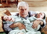 Diagnose: Mord – Unvermittelt sieht sich Dr. Mark Sloan (Dick Van Dyke) als Babysitter eingesetzt.