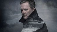 Mord auf Shetland – Keyvisual - Chefinspector Jimmy Perez (Douglas Henshall) kehrt nach seiner Suspendierung zurück auf die Shetlands.