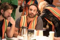 No tomorrow – Mikhail (Greyston Holt, Mitte l.); Xavier Holliday (Joshua Sasse, Mitte r.)