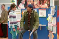 Gilmore Girls – Ein kleines Mädchen namens April (Vanessa Marano, l.) taucht bei Luke (Scott Patterson, r.) im Diner auf und verlangt eine Haarprobe von ihm, um festzustellen, ob er als ihr Vater in Frage käme ...