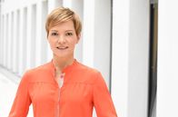 ARD-Buffet – Moderatorin Evelin König.