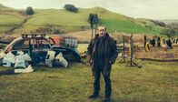 Inspector Mathias - Mord in Wales – Für Glyn Powell (Dafydd Hywel) steht der Schuldige von Beginn an fest: Er startet die Treibjagd nach dem flüchtigen Daniel.