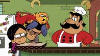 Die Casagrandes – L-R: Ronnie Anne, Bobby, Sergio, Pizza Chef