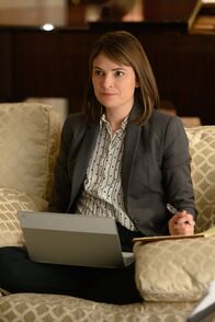 Bull – Taylor Rentzel (MacKenzie Meehan)