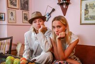 planet schule: TickTack - Zeitreise mit Lisa & Lena – Gleiche Rechte? Die hatten Männer und Frauen in den 50er Jahren nicht!
