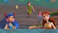 Peter Pan - Neue Abenteuer – Peter Pan mit Wendy und Tinker Bell in der Lagune der Meerjungfrauen.