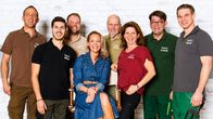 Duell der Gartenprofis – Von links: Dennis Thiel, Nico Solazzo, Marius Surmann, Eva Brenner, Frank Egger, Nicole Johag, Frank Riese und René Pütz