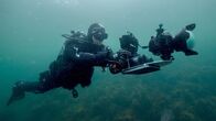 Unsere Meere – FÃ¼r die Unterwasseraufnahmen setzt Thomas Behrend einen Tauchscooter ein.