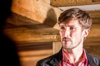 Inspector Barnaby – Charlie Nelson (Gwilym Lee) versucht die komplizierten Verhältnisse in der Folkszene zu entschlüsseln.