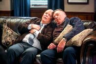 Brooklyn Nine-Nine – Hitchcock (Dirk Blocker, l.), Scully (Joel McKinnon Miller)