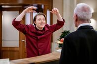 Sturm der Liebe – Theo (Lukas Leibe, l. mit Sepp Schauer, r.) gibt nicht auf und will Lale einen romantischen Antrag machen.; ARD STURM DER LIEBE FOLGE 4294 Uhr im ERSTEN. Theo (Lukas Leibe, l. mit Sepp Schauer, r.) gibt nicht auf und will Lale einen romantischen Antrag machen.