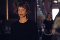 Navy CIS – Jenny (Lauren Holly, l.) ist wieder da! Ihr vorübergehendes Verschwinden hat jedoch bei einigen Leuten für Besorgnis gesorgt, so dass eine Untersuchung des gesamten NCIS angekündigt wird, bei der alle Agenten einen Lügendetektortest durchlaufen sollen ...