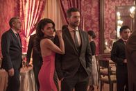 Ransom – Eric Beaumont (Luke Roberts) und Zara Hallam (Nazneen Contractor )