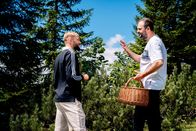 Heimatleuchten – v.li.: Konrad Laimer und Fritz Grampelhuber im Gespräch