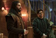 What We Do in the Shadows – L-R: Nandor (Kayvan Novak) und Guillermo de la Cruz (Harvey Guillén)