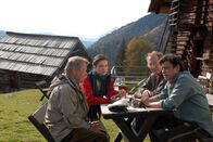 Heimat zu verkaufen – Anleger Berner (Fritz von Friedl), Sarah (Henriette Richter-Röhl), Anleger Kant (Hartmut Becker), Max (Fritz Hammel).