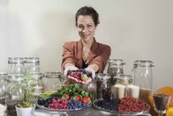 Servus Reportage – Heidelinde Neuburger im Restaurant "Dancing Shiva", welches sich auf Superfoods spezialisiert hat, mit Betreiberin Riki Hinteregger