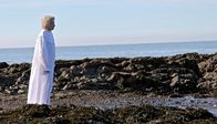 Inspector Mathias - Mord in Wales – Was weiß die alte Enid Roberts (Valmai Jones) über den blutigen Mord an einem Farmer?