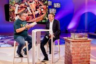 1, 2 oder 3 – Pilze als Baustoffe, wie kann das funktionieren? Gast Prof. Dirk Hebel (rechts) erklärt Elton (links) die Wunderwelt der Pilze.