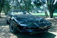 Knight Rider – Marco Berio, ein ehemaliger Mitarbeiter von F.L.A.G, nutzt seine Kenntnisse von K.I.T.T. um die CPU des Trans Am außer Kraft zu setzen und ihn gegen seinen Besitzer Michael Knight zu wenden.
