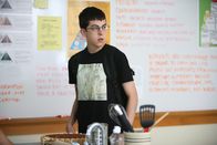 Superbad – Fogells (Christopher Mintz-Plasse) gefälschter Ausweis soll den Jungs helfen, an den Alkohol heranzukommen. Nun hängt alles von Fogell und seinem Alter Ego "McLovin" ab.