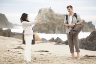 The Rookie – Bailey (Jenna Dewan) und John (Nathan Fillion) befinden sich in ihren Flitterwochen. Doch auf der Insel angekommen, werden sie massiv enttäuscht.