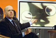 Hellboy – Jeffrey Tambor als Tom Manning