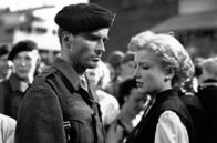 Ich beichte – Pfarrer Michael Logan (Montgomery Clift) spricht mit Ruth Grandfort (Anne Baxter), die er noch vor dem Zweiten Weltkrieg kennen- und lieben gelernt hat. Anschließend werden beide für eine Befragung zur Staatsanwaltschaft bestellt.