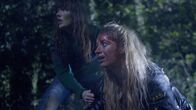 Mutant River - Blutiger Alptraum – L-R: Kat (Kate Speak), Jade (Makenna Guyler)