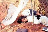 Walkabout – Walkabout Erschöpft: Luc Roeg als Junge, David Gulpilil als indigener Australier