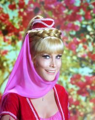 Bezaubernde Jeannie – Sie verdreht nicht nur ihrem Meister den Kopf: die bezaubernde Jeannie (Barbara Eden) ...