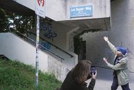 Signes – Rolf Ruf bei den Dreharbeiten in Zürich