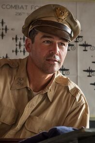 Catch-22 – Colonel Cathcart (Kyle Chandler)