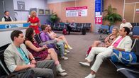 The Goldbergs – (v.li.): Sam Lerner (Geoff Schwartz), Hayley Orrantia (Erica Goldberg), Wendi McLendon-Covey (Beverly Goldberg), Sean Giambrone (Adam Goldberg), Sadie Stanley (Brea Bee), Carrie Wampler (Ren), Troy Gentile (Barry Goldberg).