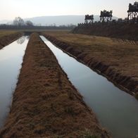Die Kelten – Der innere Belagerungsring von Alesia zog sich über 15 Kilometer um die Anlage, der äußere gar über 21 Kilometer. Caesars Legionäre brauchten dafür nur fünf Wochen.