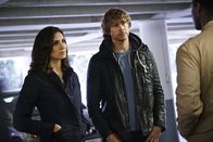 Navy CIS: L.A. – Ermitteln, um herauszufinden, wer hinter Sam her ist: Deeks (Eric Christian Olsen, M.) und Kensi (Daniela Ruah, l.) ...