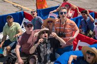 Mayday - Alarm im Cockpit – Brantford, Ontario, Canada - Spectators watch the final race at the 2011 Reno Air Race. Pilot Jimmy Leeward is closing in on a course speed record when the elevator of his modified World War 2 fighter comes apart sending the plane into a dive toward the packed spectator stands.(Cineflix 2018/Panagiotis Pantazidis)