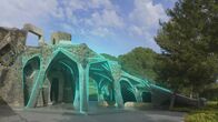 Mega-Bauwerke – Barcelona, Spain - The leaning columns outside of Cripta Guell.