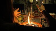 Impact – Impact Hexen heute – Spiritueller Nonsens oder nützliche Lebenshilfe? Auf TikTok kursieren unter dem Hashtag #Witchtok viele Videos von angeblichen Hexen, die ihre Rituale zeigen. Copyright: SRF