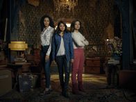 Charmed – (v.l.n.r.) Macy Vaughn (Madeleine Mantock); Mel Vera (Melonie Diaz); Maggie Vera (Sarah Jeffery)