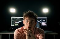 Tatort – Was hat Holger Kirbach (Paul Ahrens), der Verschwörungstherorien und Videos auf seiner Homepage verbreitet, mit der Entführung zu tun?