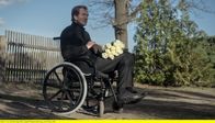 Oderbruch – Demko (Jan Krauter) ist nach einem Unfall mit einem Blindgänger querschnittsgelähmt.