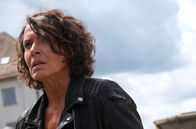 Tatort – ARD/SWR TATORT: UNTER WÖLFEN, Fernsehfilm Deutschland 2020 Uhr im ERSTEN. Lena Odenthal (Ulrike Folkerts) hat den Eindruck, dass der Hauptverdächtige sie austricksen will und ist entschlossen, das nicht zuzulassen.