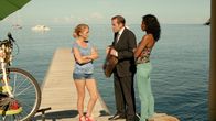 Death in Paradise – Lily Shaw (Hannah Spearitt, l.), DI Richard Poole (Ben Miller, M.) und Camille Bordey (Sara Martins, r.)