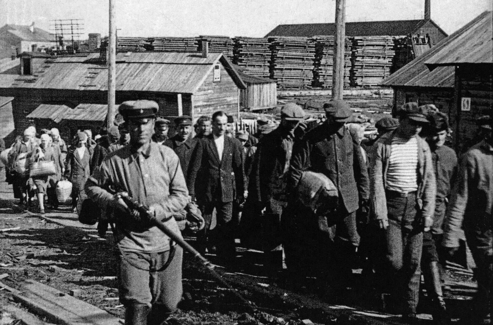 Das Rote Imperium – Während der Herrschaftszeit Stalins waren rund 20 Millionen Menschen in den Straf- und Arbeitslagern des Gulags inhaftiert. Die genaue Anzahl der Todesopfer ist unbekannt.