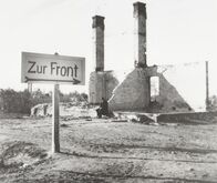 Der Zweite Weltkrieg – Momentaufnahme in einer polnischen Stadt nach dem Überfall der Wehrmacht auf das Land im Spätsommer 1939 .